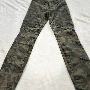 Brand New Women's Juniors' Green Camo Jeans Top Thigh with Patches Ashley Mason